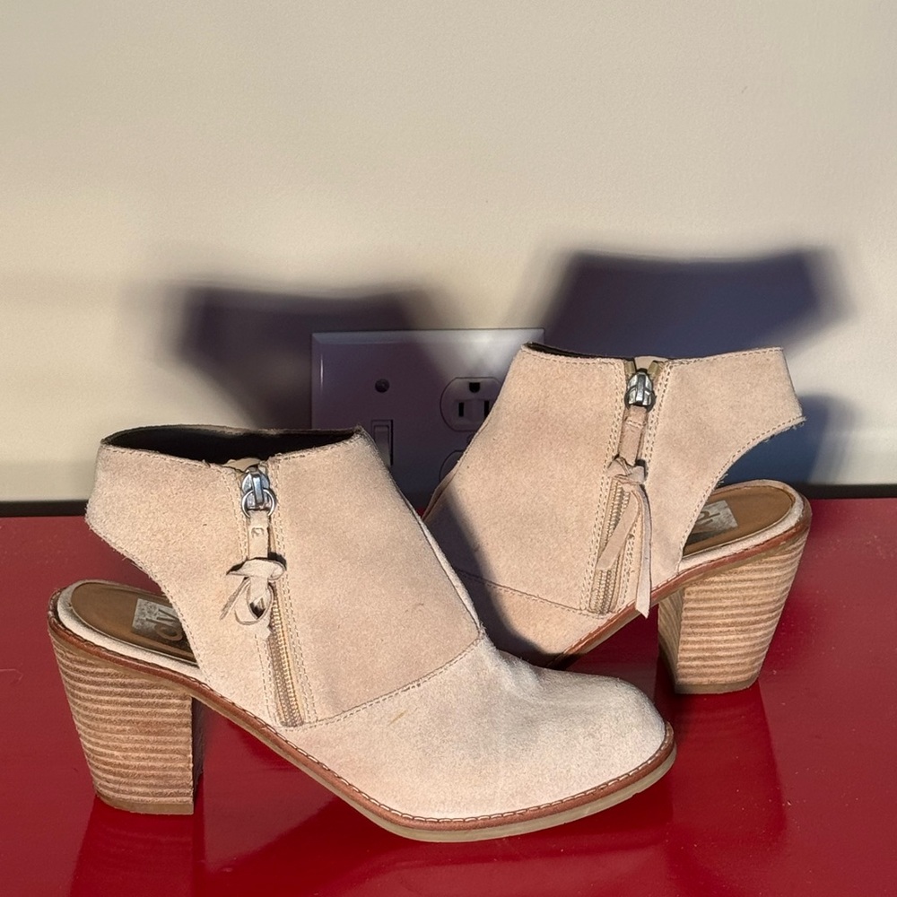 Dolce Vita Tan Heeled Ankle Boots